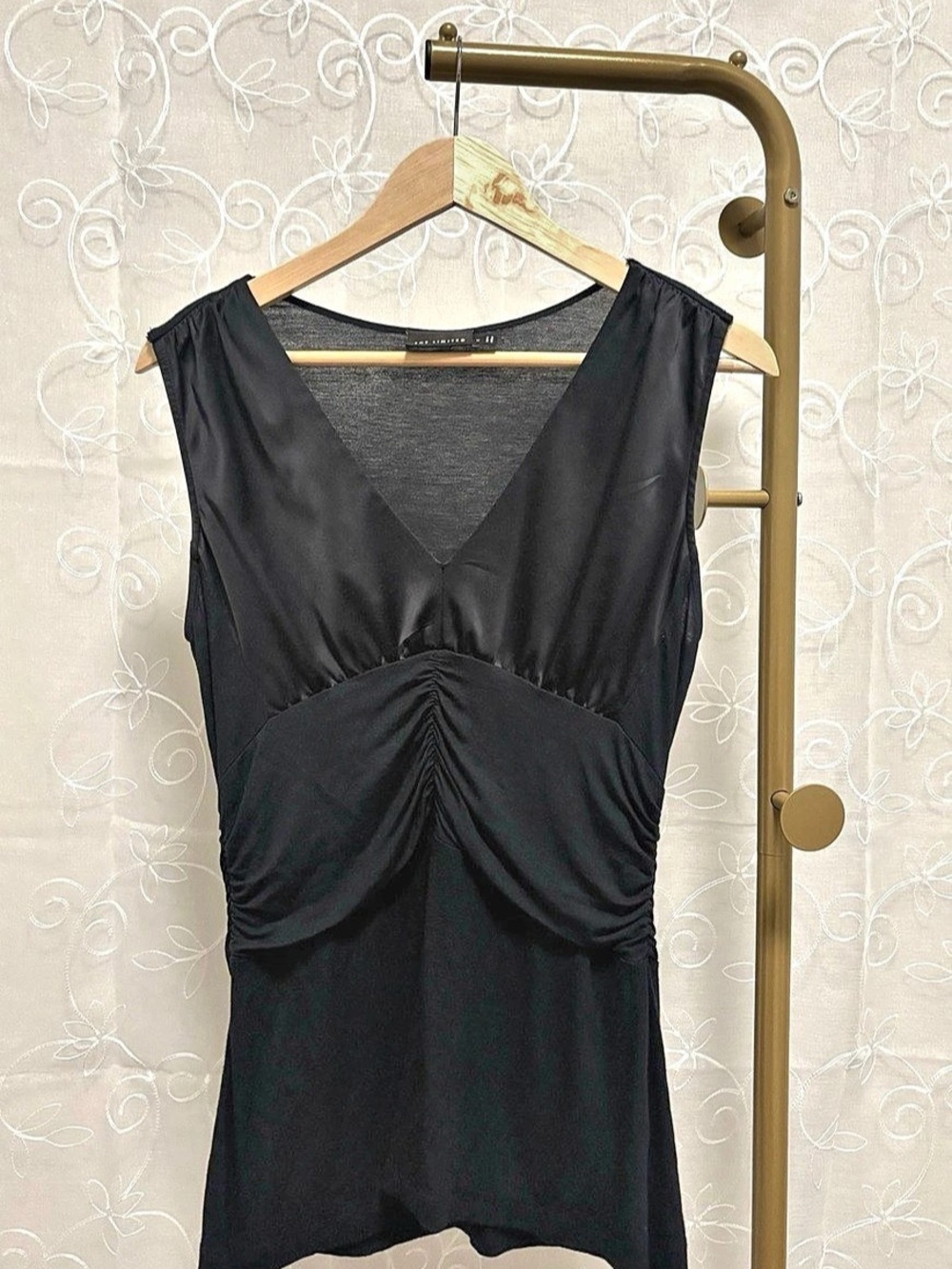The Limited Black Ruched V-Neck Long Top Size Medium